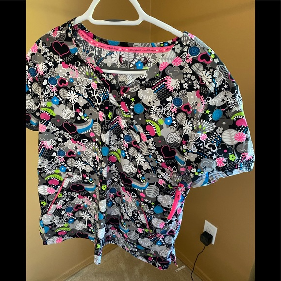 scrub top koi